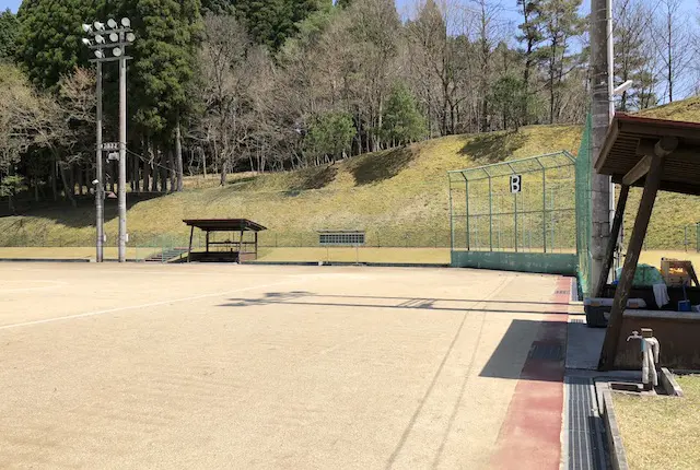 小国町林間広場の野球場