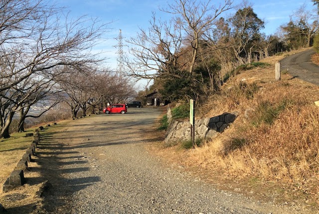 龍峯山自然公園展望所の駐車場