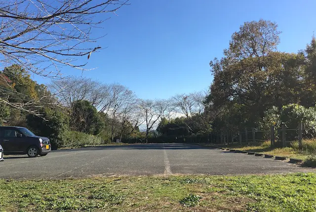 夫婦橋側の駐車場