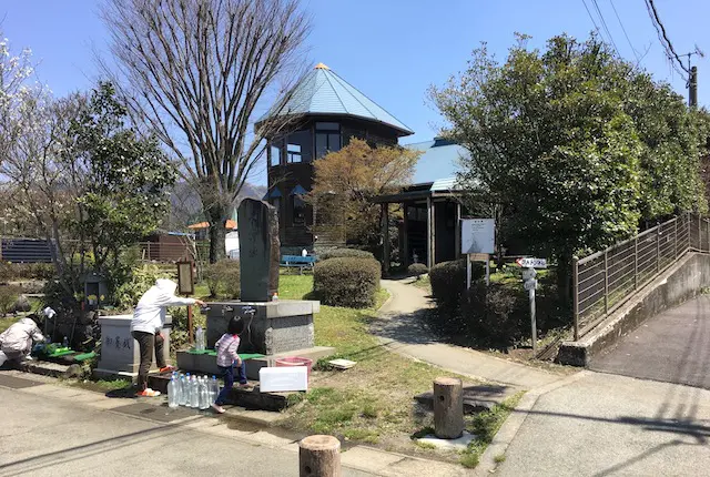 高森湧水トンネル公園の水汲み場