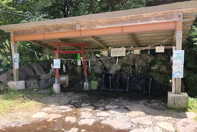 立岩水源の水汲み場