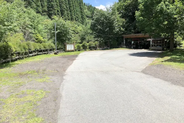 立岩水源公園の駐車場