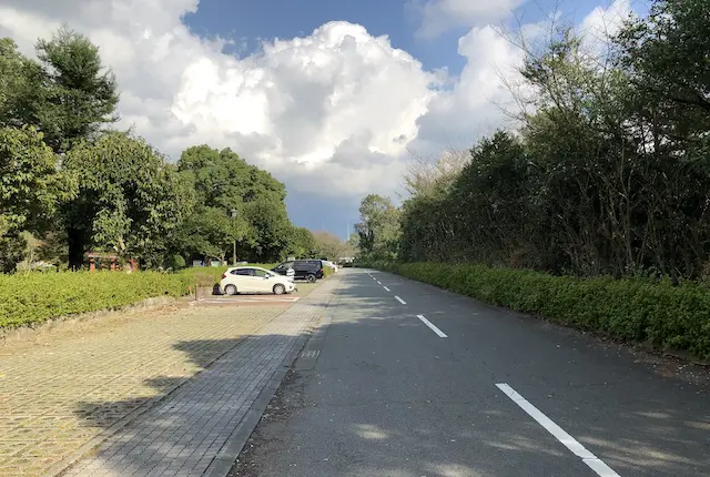 テクノ中央緑地の駐車場