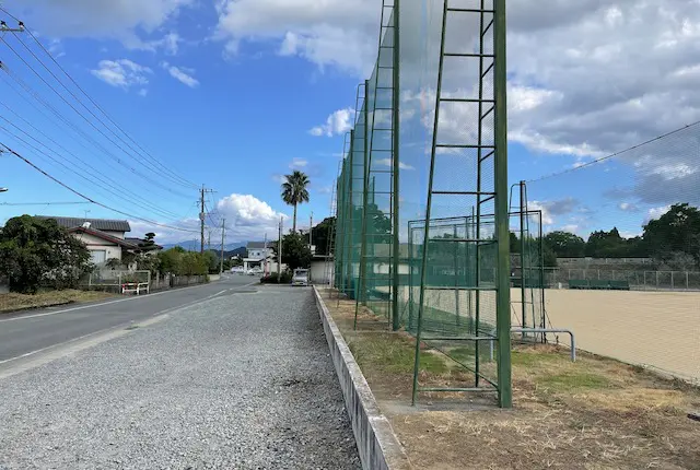 塚原グラウンドの駐車場