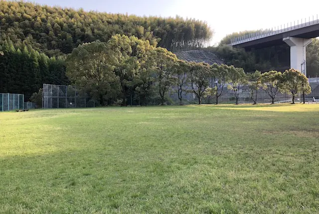 瑞厳寺公園の多目的広場