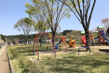 小国町ケヤキ広場