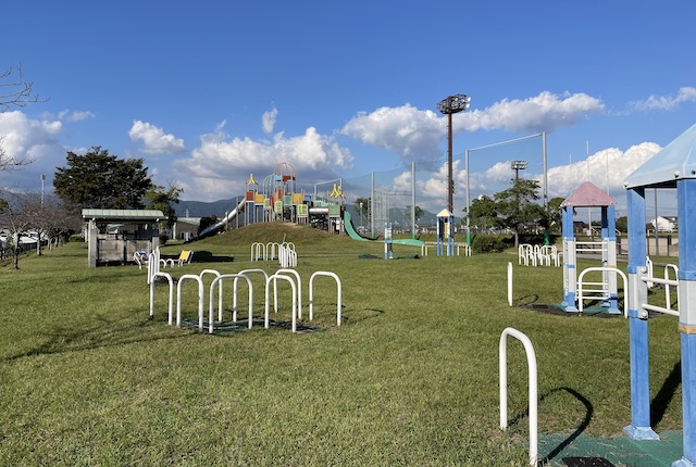 上峰町中央公園の遊具