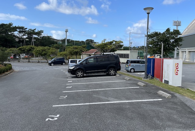 宜野座村総合運動公園の駐車場