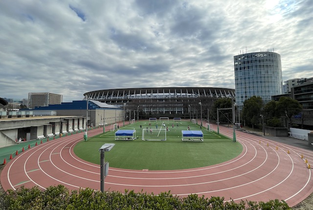 東京体育館の陸上競技場