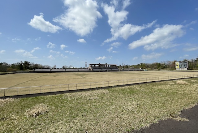 秋田県立中央公園の競技場