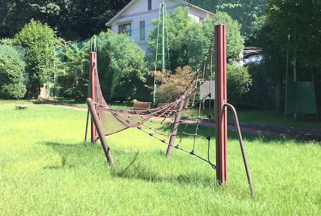 池田一丁目西児童遊園のハンモック遊具