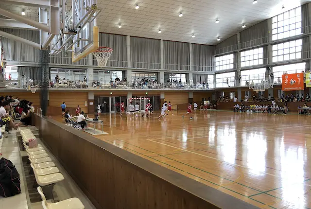 美里町総合体育館の観覧席