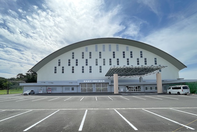 高城運動公園の屋内競技場