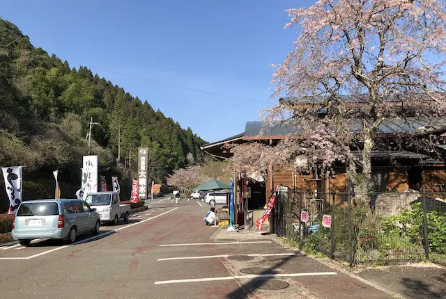 水の上の市場