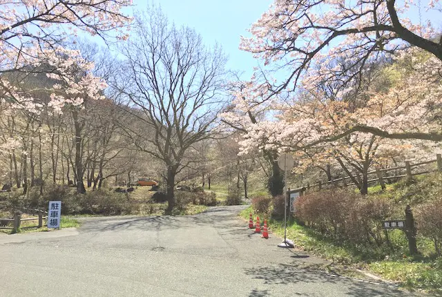 高森峠の駐車場