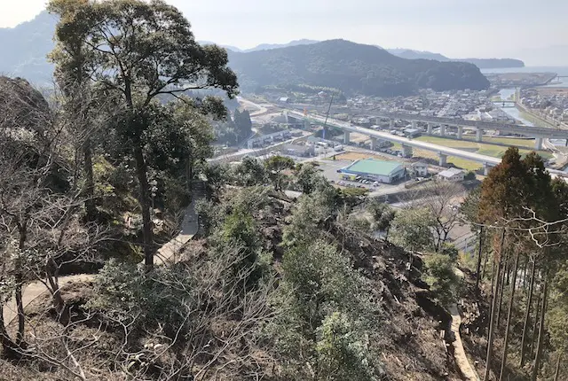 舞鶴城公園の登山道