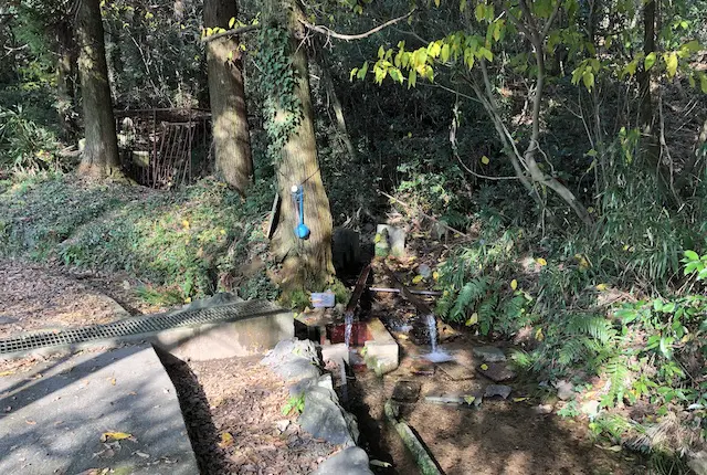 一つ目水源の水汲み場