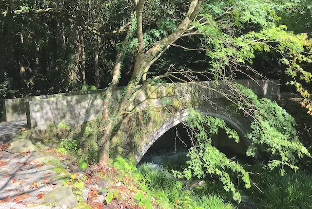 池山水源の石橋