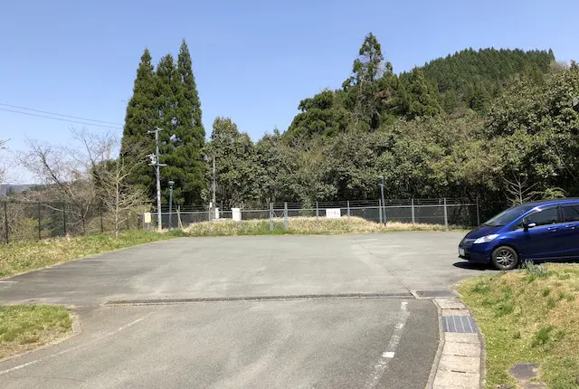 鍋釜の滝駐車場