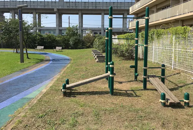 白藤公園の健康器具