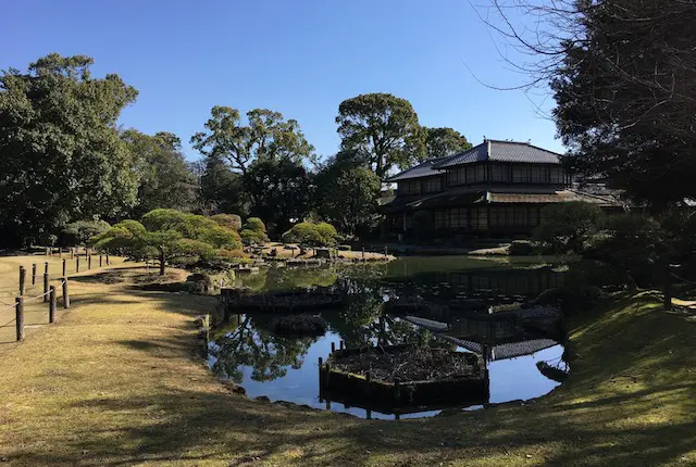 松浜軒の庭園