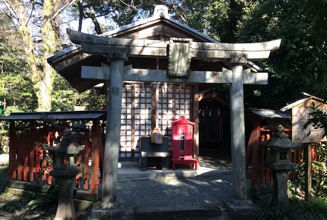 松浜軒にある神社