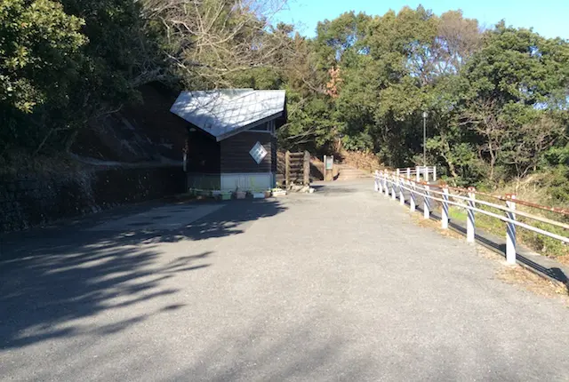 高舞登山展望所の駐車場