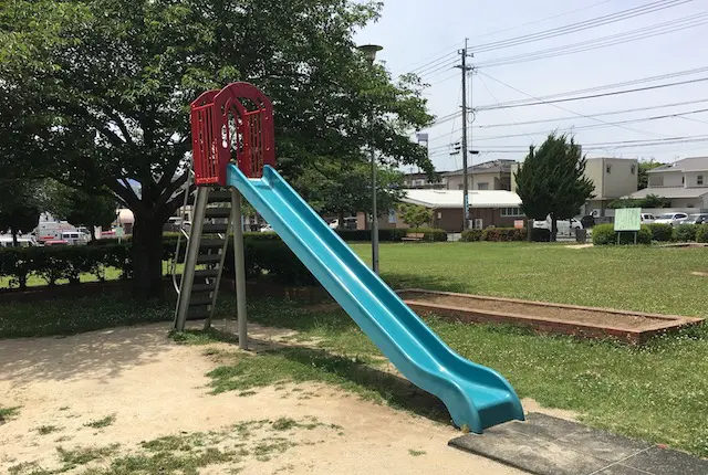 鳥井原公園の遊具