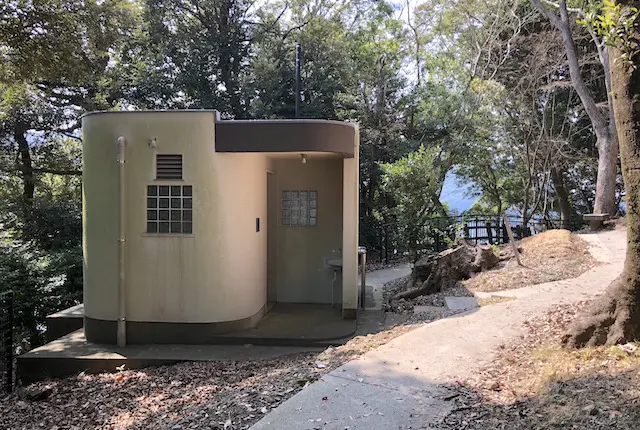 湯の児島公園のトイレ