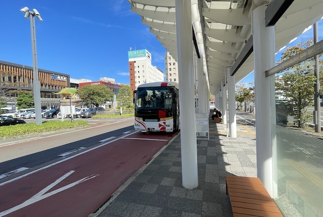 福井駅東口のシャトルバス乗り場